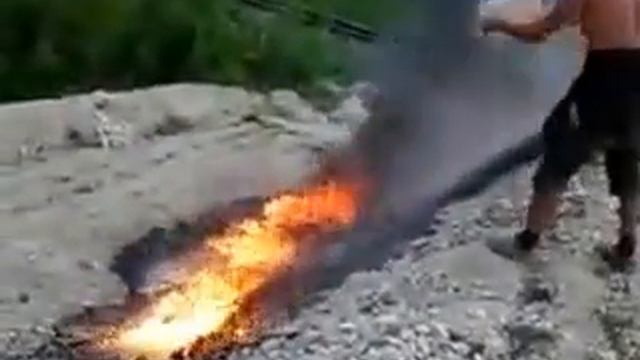 тушим огонь бензином смотреть онлайн