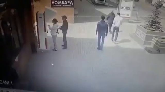 Видео кражи в очереди помогла задержать вора-гастролера в Нур-Султане смотреть онлайн