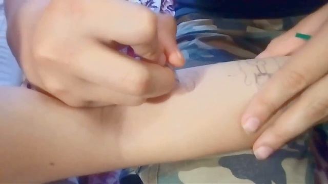 Ручкой по руке.Рисунки на руке. смотреть онлайн