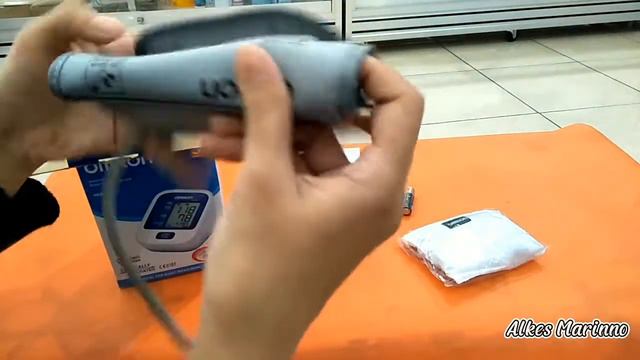 Tensi Digital Omron Hem 8712 смотреть онлайн