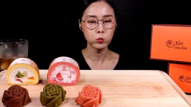 SUB)MUKBANG 이뻐서 먹어보는 케이크 "몽슈슈" 맛있을까?Try "Monchou Chou" because it's prettyきれいで食べてみる "モンシュシュ" смотреть онлайн