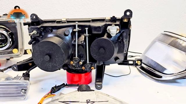 Toyota Land Cruiser 80 комплект светодиодных фар смотреть онлайн