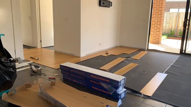 LAMINATE 12mm COASTAL BLACKBUTT смотреть онлайн
