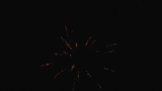 Звездопад С107 салют 99 залпов от SLK смотреть онлайн