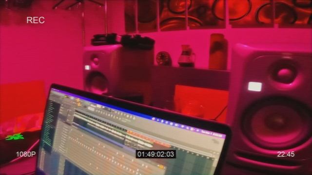 Making Beats Off The Grid With 7ink (Airbnb Cookup) смотреть онлайн