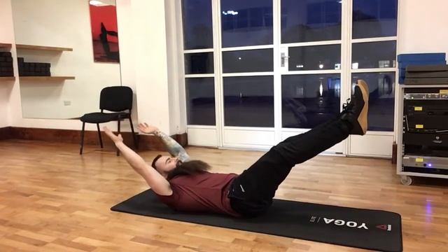 How To Do The Hollowbody Hold смотреть онлайн