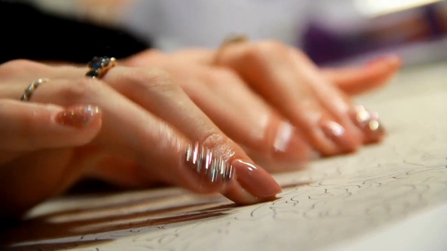 г.Курган ТРЦ РИО. Нейл-Бар, Nail Bar 'Be Queen' Студия ногтевого сервиса. смотреть онлайн