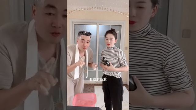 霹雳舞大叔 Piliwu Dancing with gorgeous girl #Short_Video смотреть онлайн