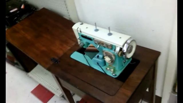 Gimbels Sewing Machine, Circa 1951 смотреть онлайн
