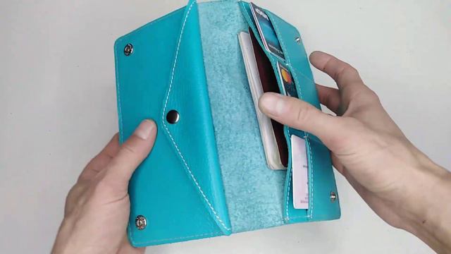 Холдер из натуральной кожи с тиснением Кайман бирюзового цвета смотреть онлайн