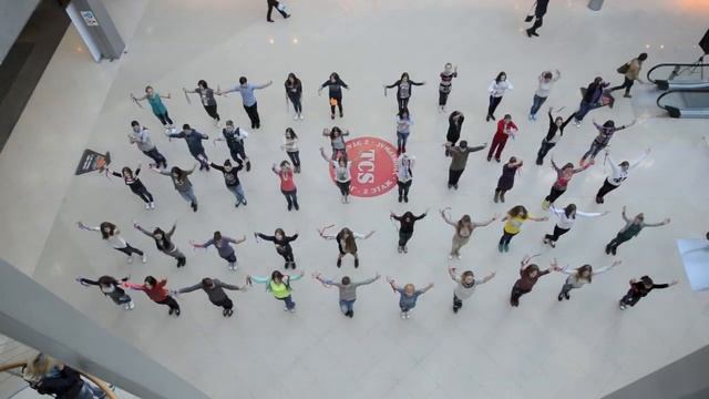 ФЛЕШМОБ ПОЗДРАВЛЕНИЕ С ДНЕМ РОЖДЕНИЯ В ТЦ В ОДЕССЕ / ХОРЕОГРАФ ОЛЕГ АНИКЕЕВ / ANY DANCE / смотреть онлайн