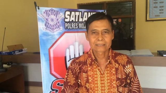 PEGAWAI VIAR KOTA MOJOKERTO MENOLAK HOAX смотреть онлайн