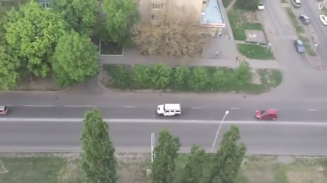 Хаммер с жесткими басами слышно с 17го этажа смотреть онлайн