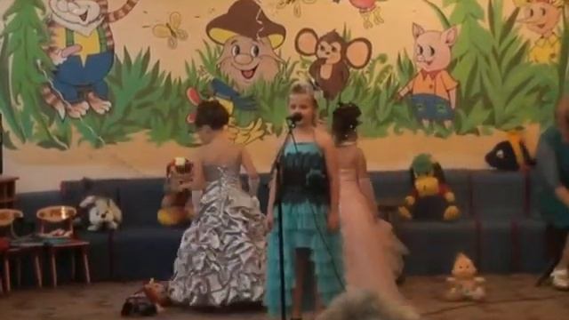 Елена Александрова "До свиданья, садик" исполняет Полина Меринова смотреть онлайн