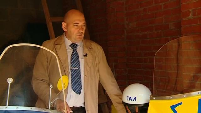 Мотоцикл Урал милицейский жёлто-синий (рассказ реставратора) смотреть онлайн