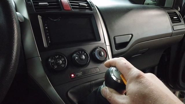Toyota Auris горит лампочка подушки. Диагностика показывает код ошибки srs B1660. Что это значит? смотреть онлайн
