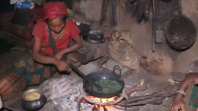 Cooking Rural Nettle And Eating Together By Family (Part 8 ) Ll