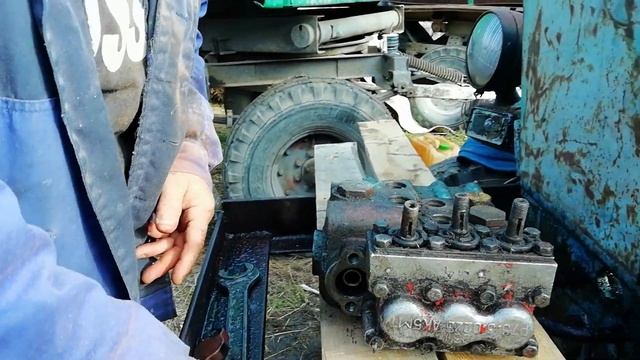 Проблемы с гидравликой т 40. Реставрируем клапан (грибок).