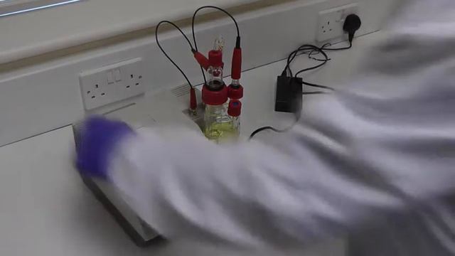 Кулонометрическое титрование по Фишеру (Megger KF-LAB, KF875) смотреть онлайн
