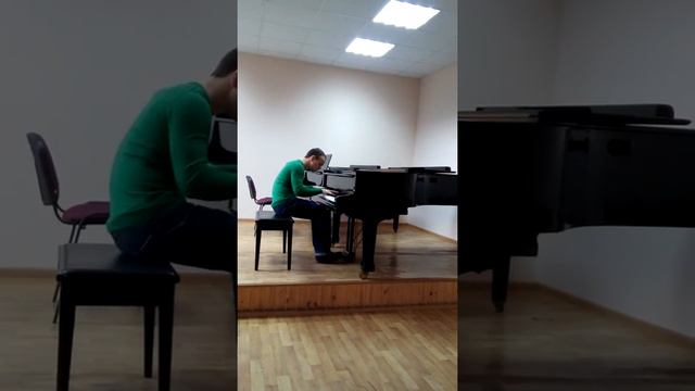 Бетховен Соната №14, играет Шемереко Родион смотреть онлайн