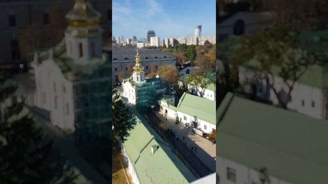 Вид на Киев с колокольни Успенского собора Киево-Печерского заповедника смотреть онлайн