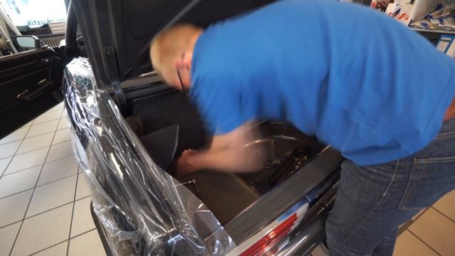 Im Mercedes SL R107 neue Lautsprecher und Subwoofer | Vorstellung plug and play Soundsystem смотреть онлайн