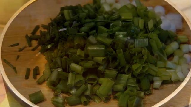 Салат из разбитых огурцов – пошаговый рецепт смотреть онлайн