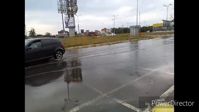 Потоп в Одессе на парковке ТРЦ Ривьера 14 августа 2017 смотреть онлайн