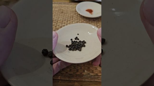 На эту насадку клюёт лучше чем на мотыля червя и опарыша. Супер рыболовная насадка зимой смотреть онлайн