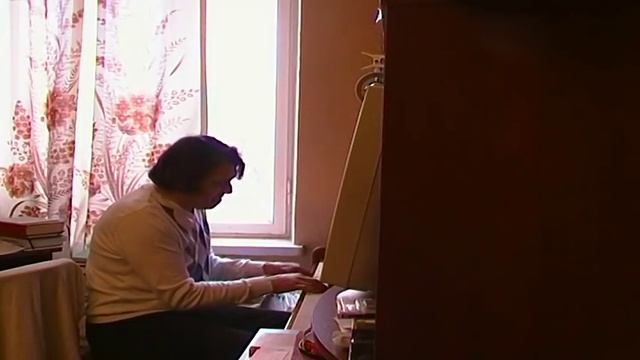 "Волшебная скрипка". Александр Карпенко поёт Гумилёва смотреть онлайн