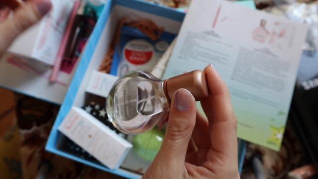 ASMR. ELLE girl box PARTY VIBES от Royal Samples/1 Часть/Аромат BETTY BARCLAY в подарок=^.^= смотреть онлайн