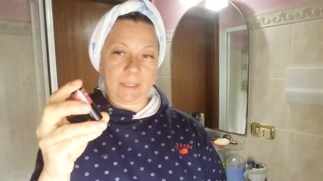 Клею накладные ресницы. Красота- это страшная сила. смотреть онлайн