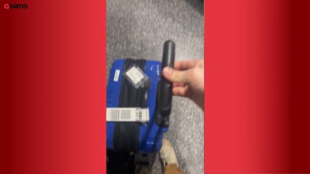 Fake ID vending machine appears in New York subway | SWNS смотреть онлайн