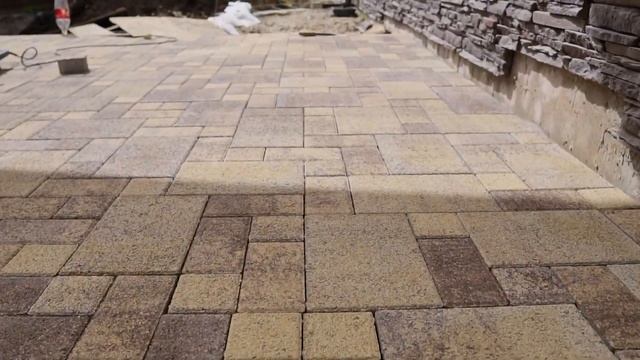 Укладка тротуарной плитки Brick Premium в Краснодаре. Обзор объекта. Плитка с гранитной фактурой. смотреть онлайн