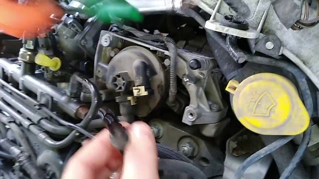 Замена Топливного фильтр Форд Куга 2015 смотреть онлайн