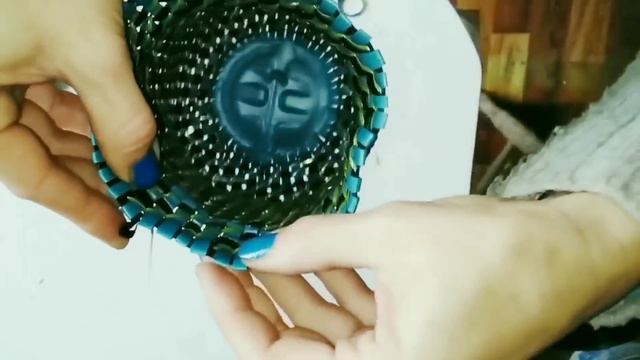 Сделал себе теперь просят Плетение лентами из ПЛАСТИКОВЫХ БУТЫЛОК смотреть онлайн