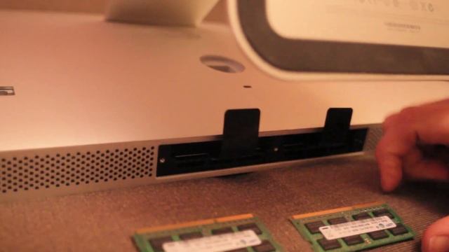 How to: Install ram in a iMac 27" (4gb vs 12gb geekbench test) смотреть онлайн