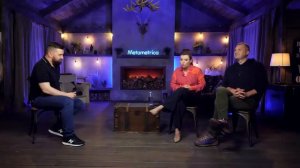 Признание ведущей (Ольга Скабеева), что она училась в американской школе и флагу США.