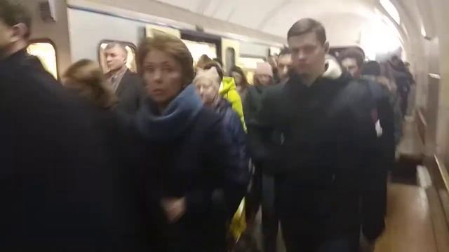 Прибытие 81-760 "Ока" на станцию "Третьяковская" смотреть онлайн