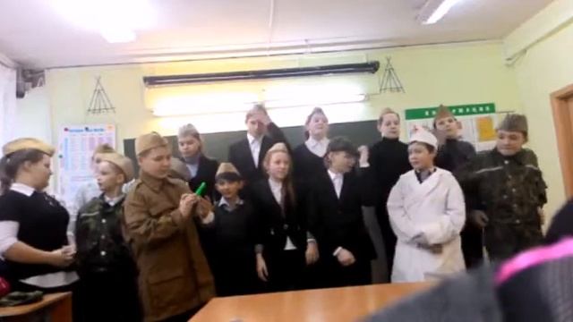 Наш любимый класс исполняет песню "Смуглянка" смотреть онлайн