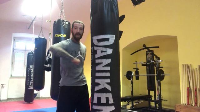 Striking und mehr am Heavybag Teil 3 смотреть онлайн