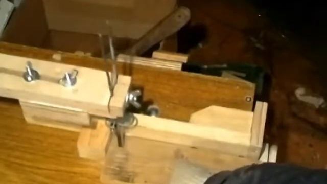 Делаем паз и шип по направляющей без разметки на лобзиковом станке смотреть онлайн