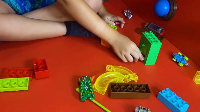 100 загадочных кнопок и только одна тебя спасет Челлендж с мисс Томирис и Альтаиром #missTomyrisSho