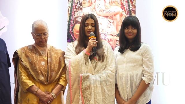 Aaradhya's Speech In PUBLIC Shocks Mummy Aishwarya, Bows Down In Respect смотреть онлайн