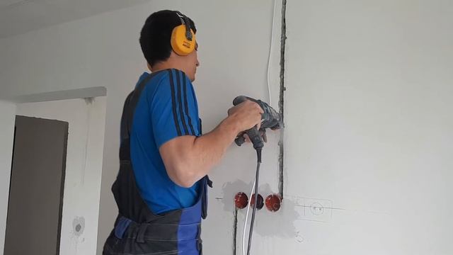 Монтаж розеток в монолите смотреть онлайн