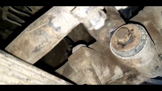 Classic Volvo Troop Carrier Shock Swap смотреть онлайн