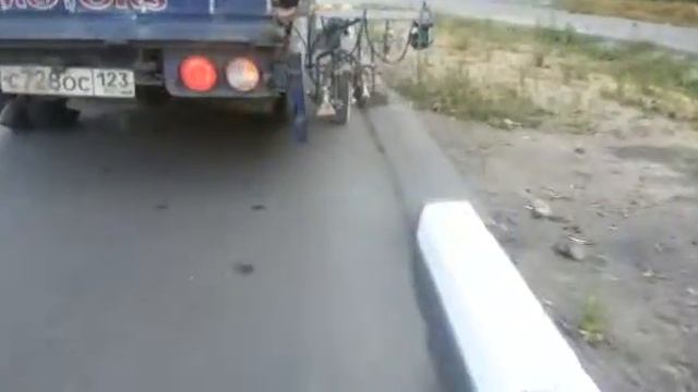 Вертикальная дорожная разметка