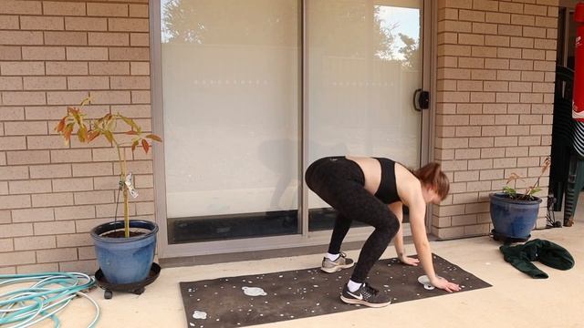 I Tried a Card Game Booty Workout?! was it good? смотреть онлайн