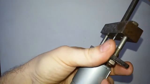 Logitech G27. G25. Как снимать шестерни с моторов. How To Remove The Gear From The Motor.