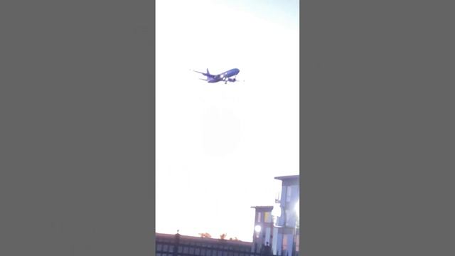 So much plane spotting at Chicago O’Hare International Airport смотреть онлайн